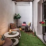 Apartman Cozy 1br Near Opera & Gozsdu With Terrace Budapest