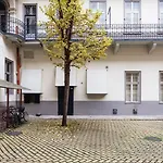 Cozy 1br Near Opera & Gozsdu With Terrace Apartman
