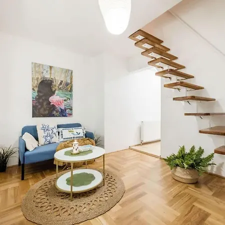 Cozy 1br Near Opera & Gozsdu With Terrace Apartament Budapesta