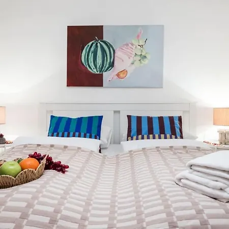 Cozy 1br Near Opera & Gozsdu With Terrace Apartament