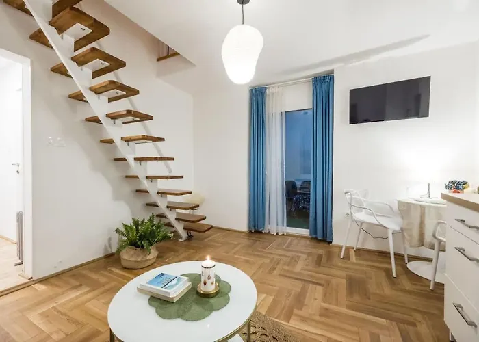 Apartman Cozy 1br Near Opera & Gozsdu With Terrace Budapest