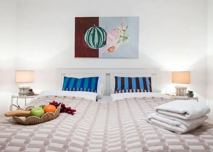 Cozy 1br Near Opera & Gozsdu With Terrace Apartament