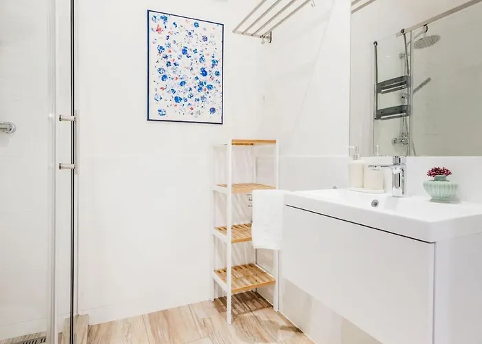 Apartamento Cozy 1br Near Opera & Gozsdu With Terrace